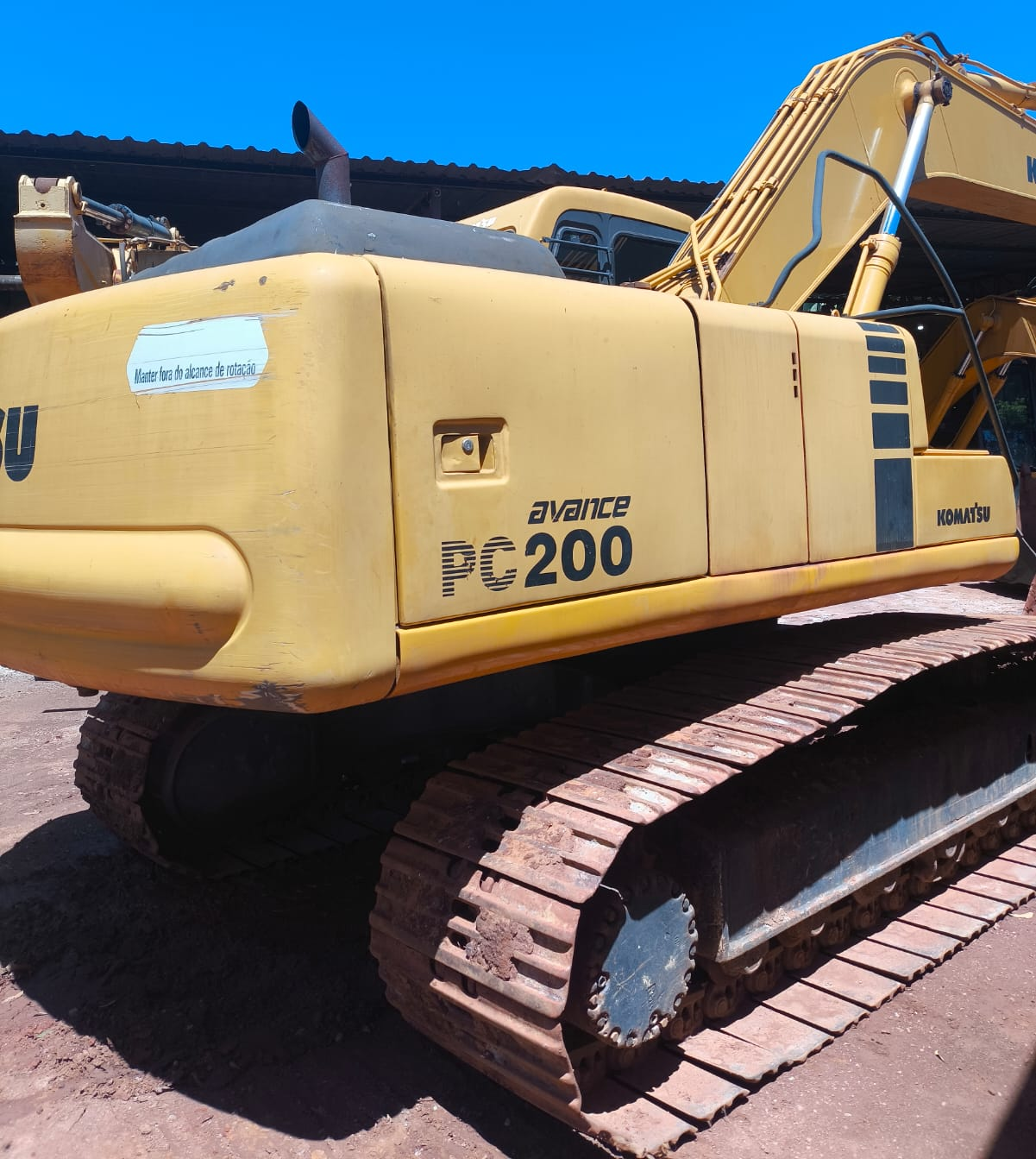 Foto 01 Escavadeira Hidráulica Komatsu PC200